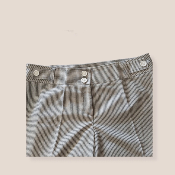 Brand New Laura Secord Capris - Picture 2 of 2